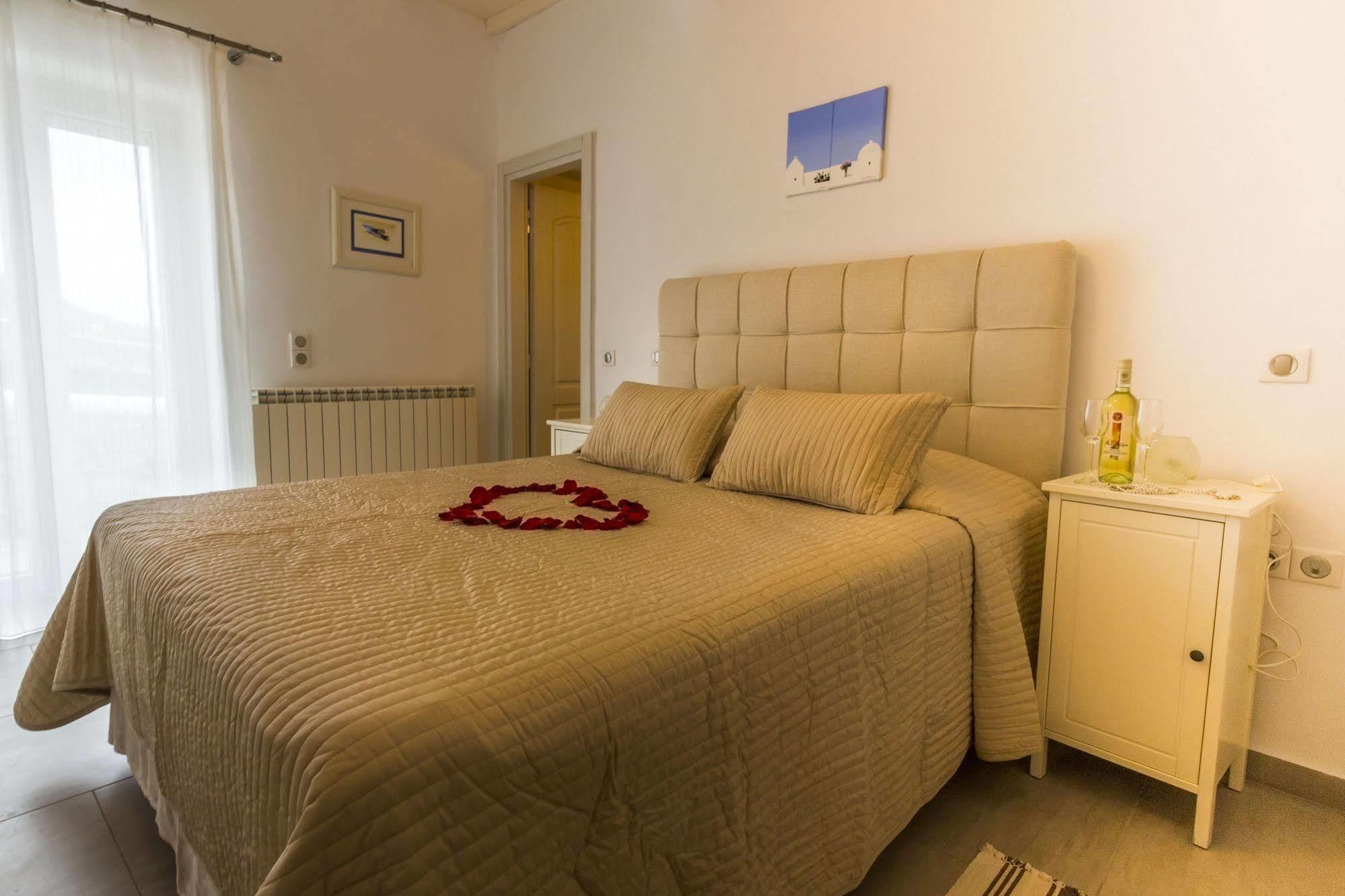 Lavish Suites Agios Ioannis Diakoftis Eksteriør bilde